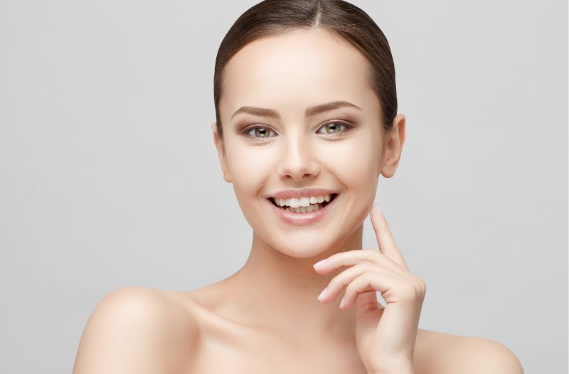 Cách thu nhỏ lỗ chân lông cho da dầu mụn